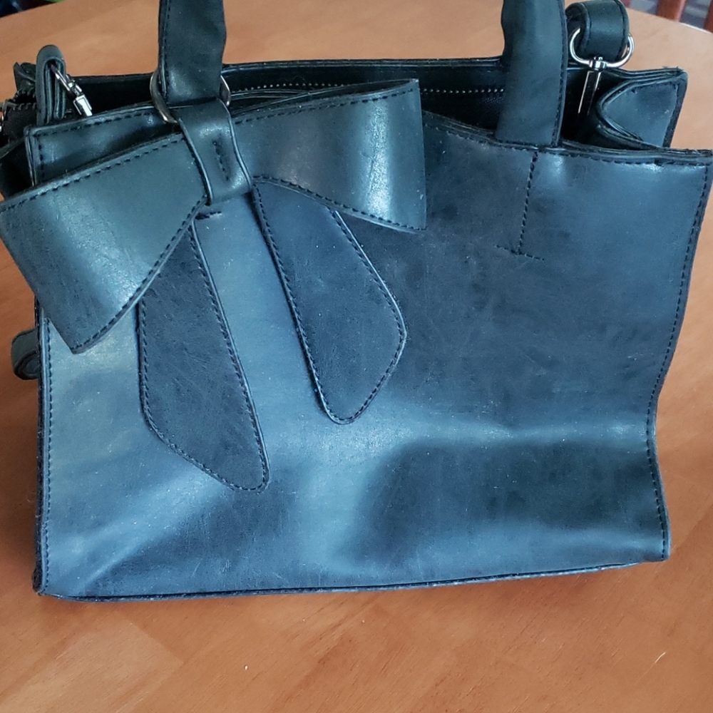 Ivy & Fig Shoulder Bag with Bow